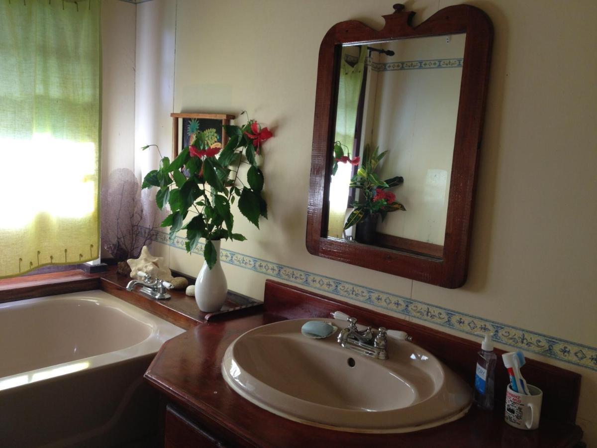 Italian Guesthouse Gros Islet Eksteriør billede
