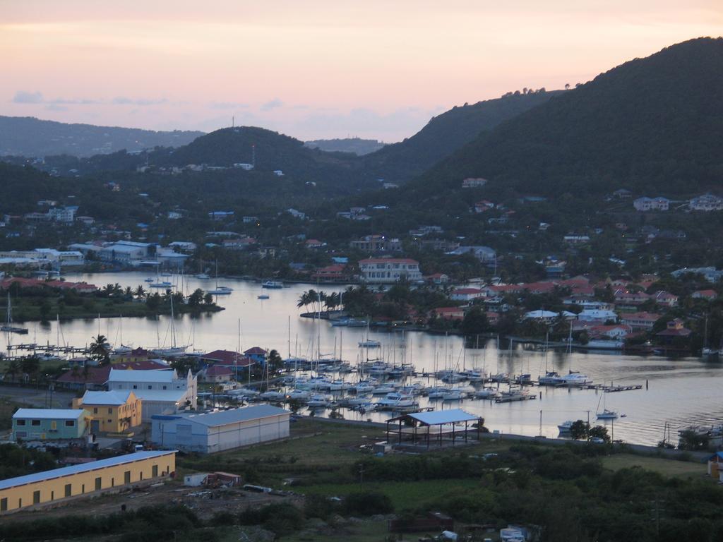 Italian Guesthouse Gros Islet Eksteriør billede